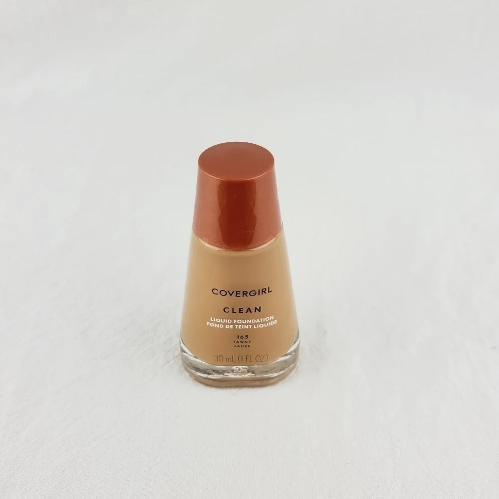 LAST ONE 🔥Covergirl clean foundation tawny 165